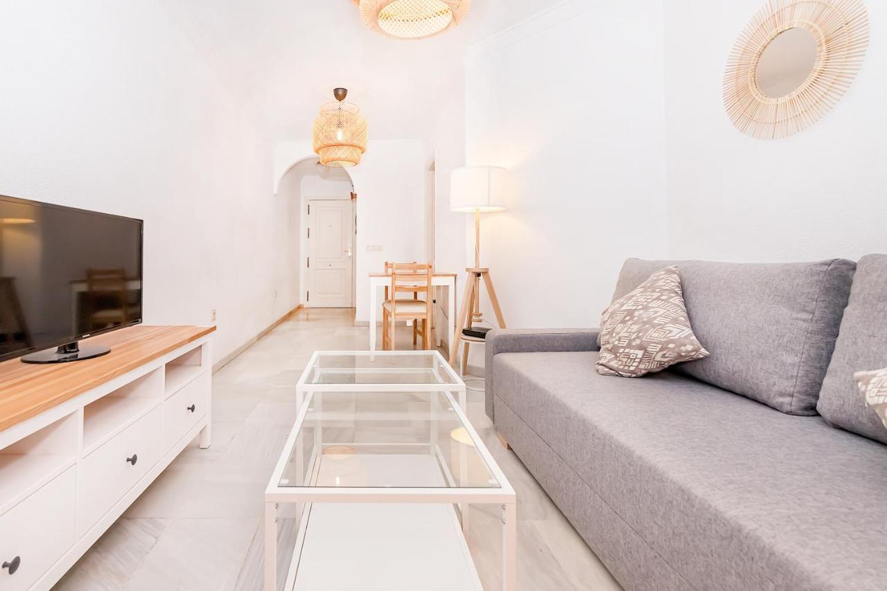 Bhost - La Maestranza Apartment Malaga Exterior photo
